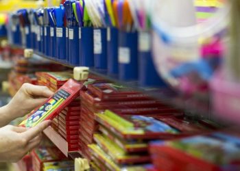 Procon alerta para lista de itens desnecessários na compra do material escolar