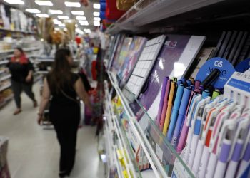 Especialista orienta sobre cuidados na hora de comprar material escolar