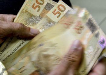Salário mínimo de R$ 1.320 começa a valer hoje 