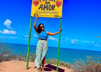 Influenciadora potiguar que viralizou mostrando rotina na roça revela que foi oprimida em casamento: ‘não podia nem ter rede social’