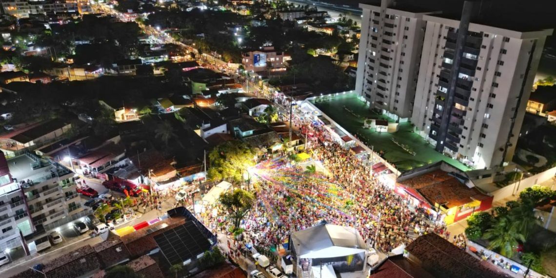 Pirangi: uma multidão lota a Márcio Marinho no Carnaval de Parnamirim