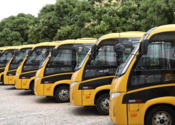 Governo do RN entrega mais 21 ônibus escolares para a rede estadual de ensino
