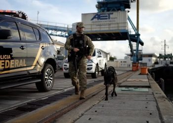 PF cumpre mandados contra grupo investigado por usar portos do RN, BA e SP para tráfico internacional de drogas