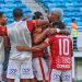 América goleia, mantém os 100% e assume liderança geral do Estadual