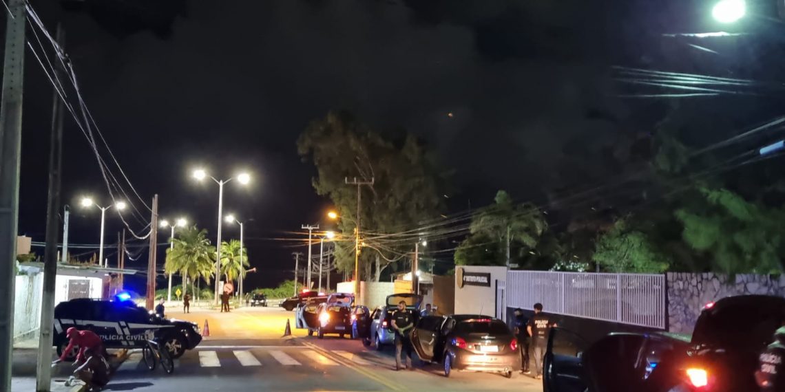 Em barreira policial, Polícia Civil prende homem foragido em Mãe Luiza