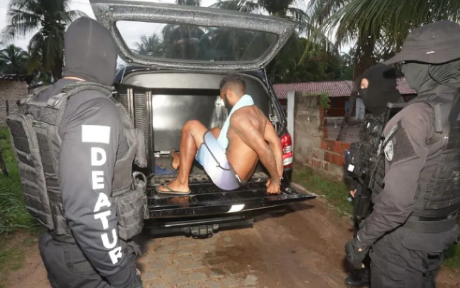 Operação conjunta cumpre mandados contra quadrilha de integrante apontado como mandante de ataques no RN