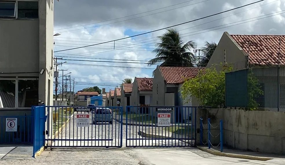 Criança de 4 anos é encontrada morta dentro de carro na Grande Natal