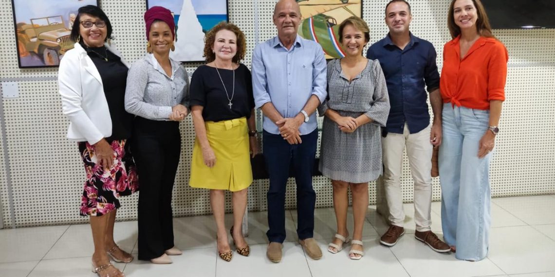 Prefeito de Parnamirim recebe representantes de feira de empreendedorismo feminino