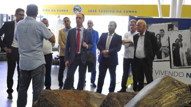 Prefeito de Parnamirim recebe visita de vice-cônsul francês e apresenta Centro Cultural Trampolim da Vitória