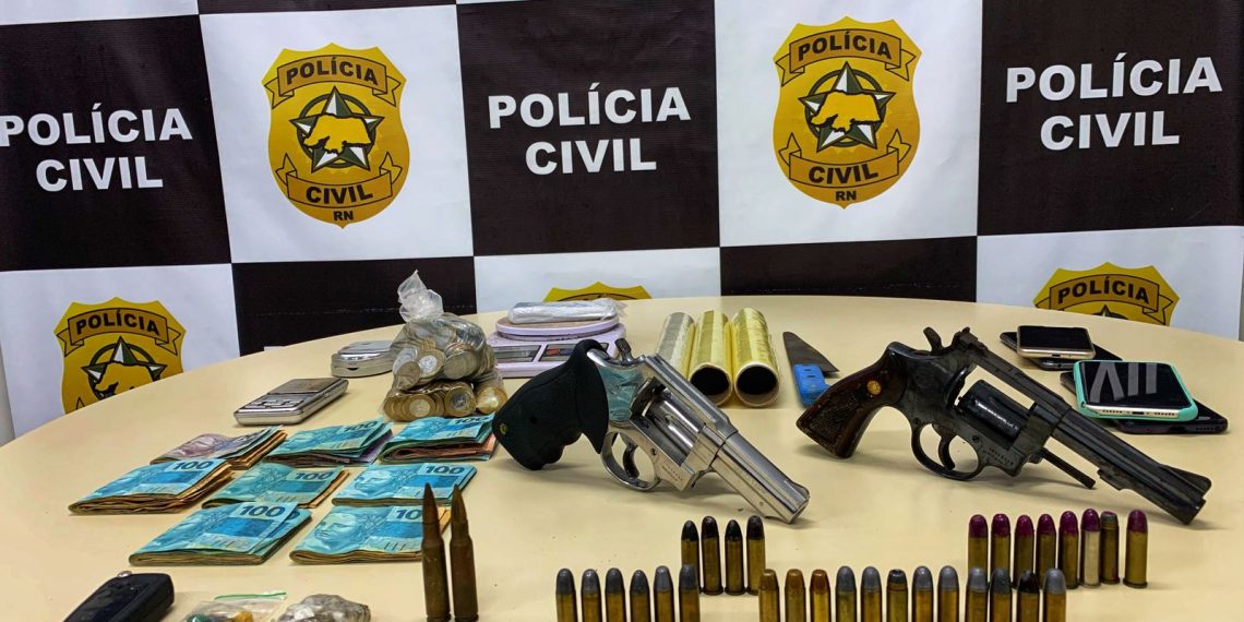 Polícia Civil prende pai e filho por tráfico de drogas na Zona Oeste de Natal