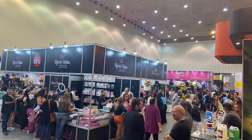 Outlet Feira Regional da Beleza inicia com expositores internacionais, atraindo público de todo o nordeste