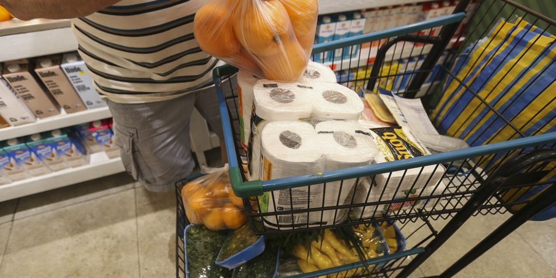 Inflação oficial sobe 0,71% em março, diz IBGE