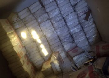 Polícia encontra mais de 46 mil maços de cigarros contrabandeados em granja na zona rural de Mossoró