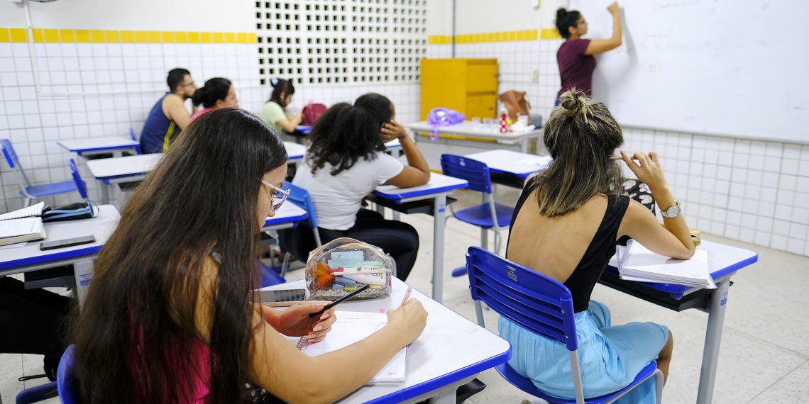 Cursinho Popular oferece preparação para o Enem