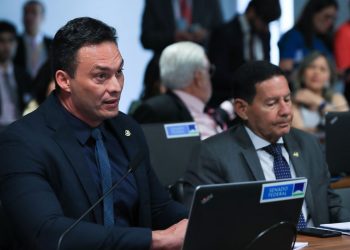 Senado aprova equiparação de milícias e facções a terroristas