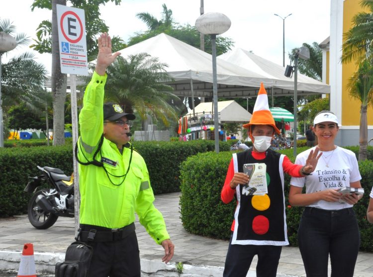 Prefeitura de Parnamirim realiza blitz educativa do Maio Amarelo