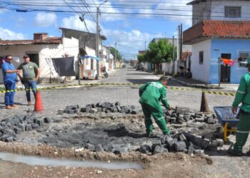 Prefeitura de Parnamirim fiscaliza água servida e pede colaboração da população