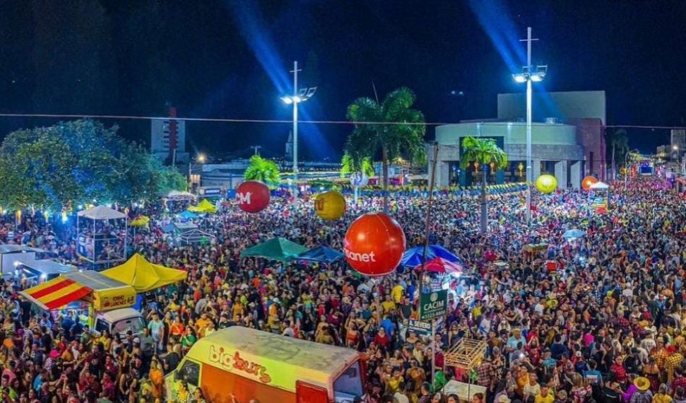 Cerca de 200 mil pessoas prestigiaram o Pingo da Mei Dia em Mossoró