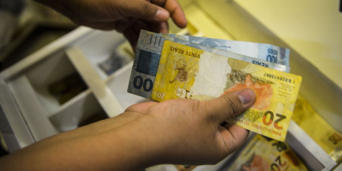 Inflação oficial cai para 0,23% em maio e acumula 2,95% este ano