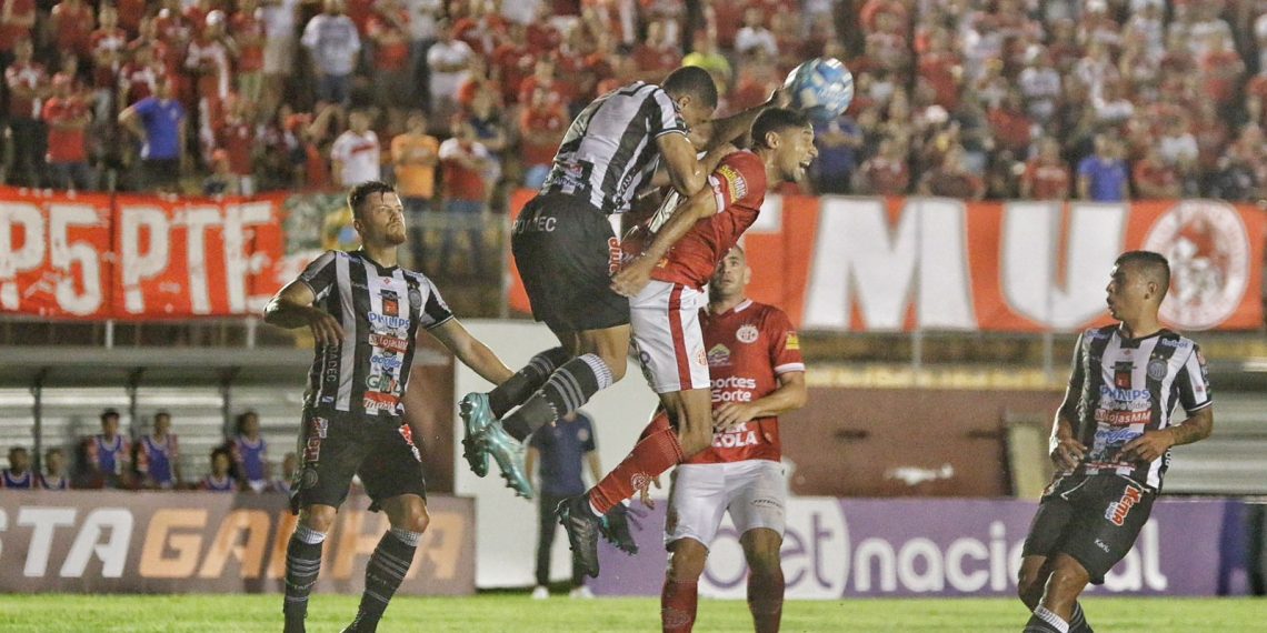 América-RN marca no fim e vence Operário-PR no Barretão