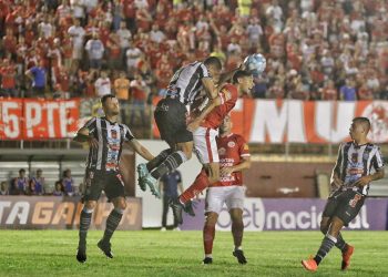 América-RN marca no fim e vence Operário-PR no Barretão