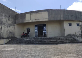 Suspeito de invadir granja na Grande Natal é preso e morre após sofrer parada cardíaca em delegacia