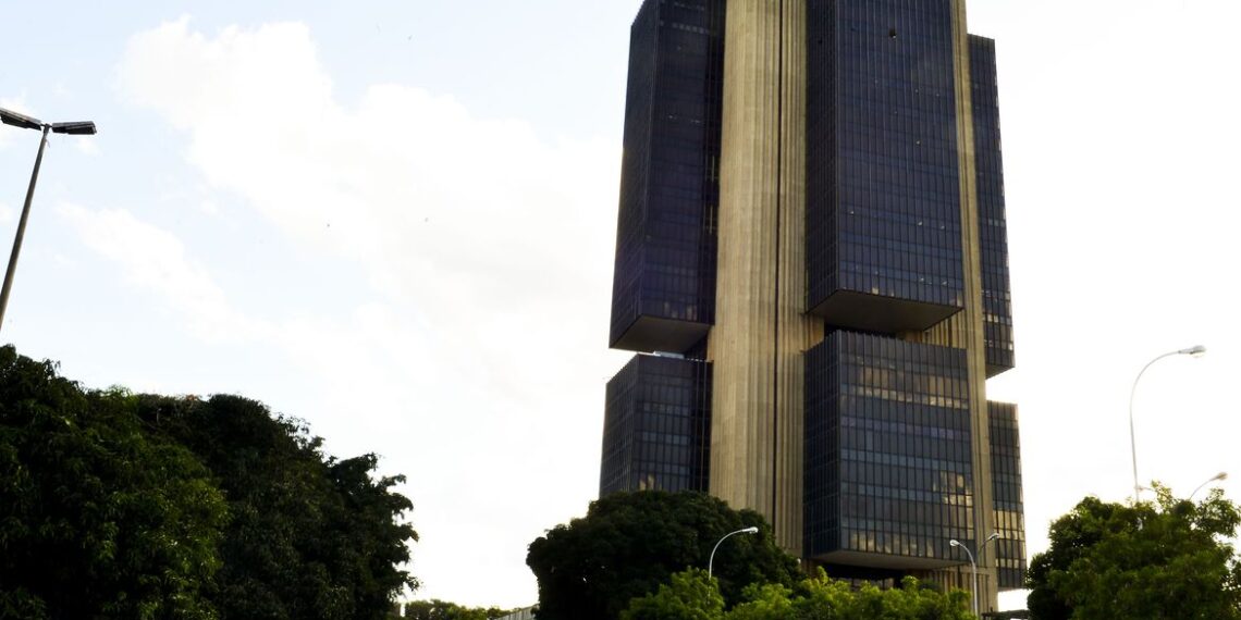 Mercado reduz previsão da inflação de 4,95% para 4,9% este ano