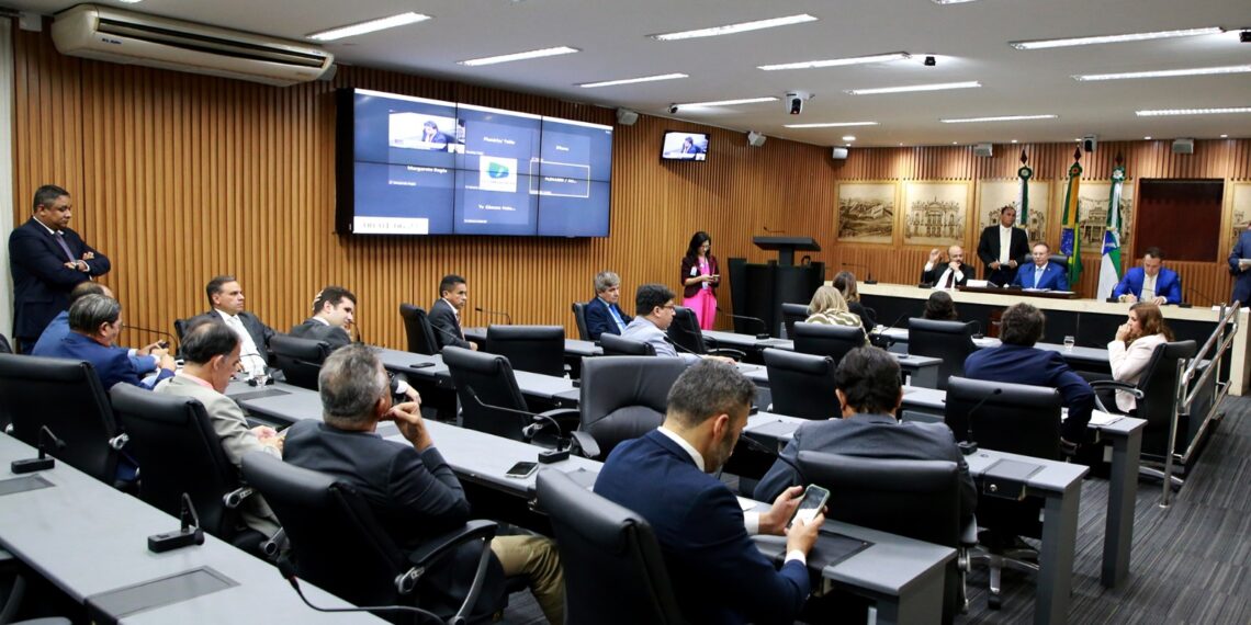 Vereadores de Natal aprovam reajuste de professores da rede municipal