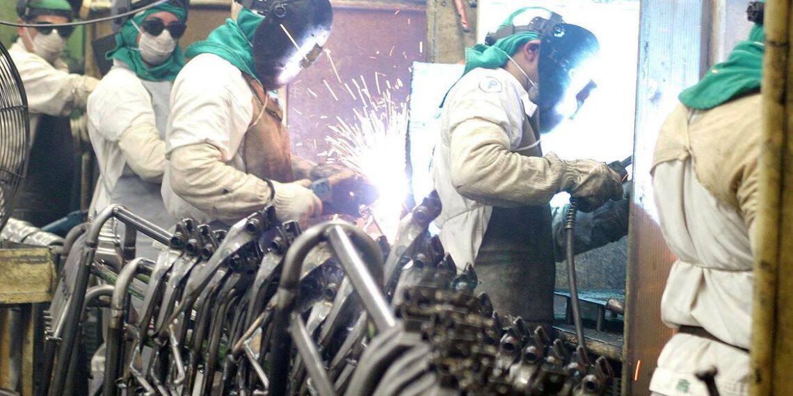 Produção industrial cresce 0,3% em maio