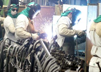 Produção industrial cresce 0,3% em maio