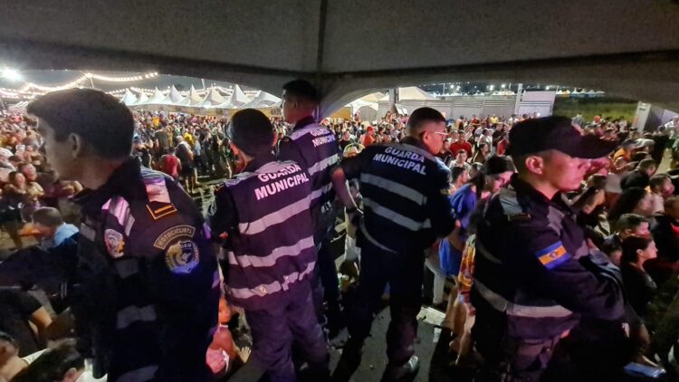 Abertura da Festa do Sabugo leva multidão à Praça de Eventos, na Cohabinal