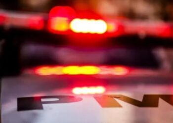 Bandidos rendem gerente e roubam dinheiro de loja de material de construção em Natal