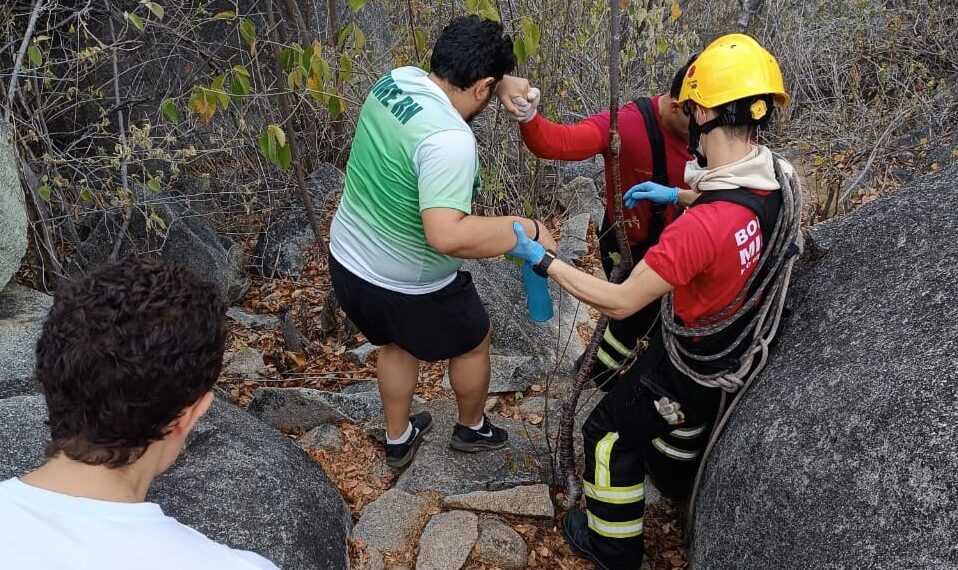 Bombeiros resgatam homem que convulsionou durante trilha em Currais Novos