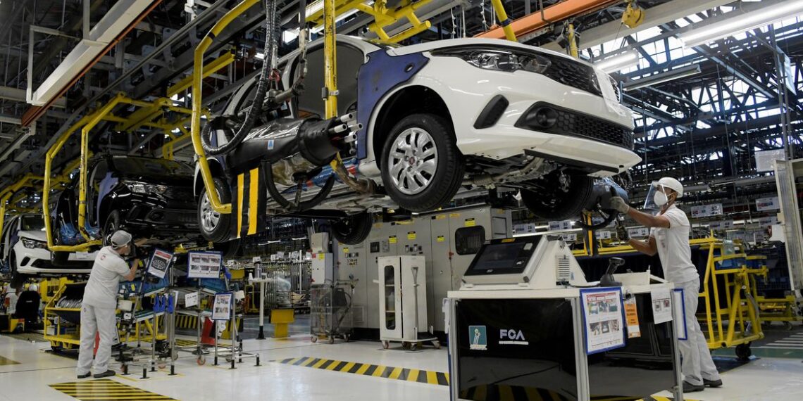 Economia cresce 2,7% no trimestre encerrado em julho