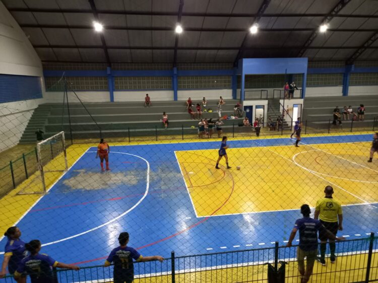 Agora é a vez delas: abertura do Municipal Feminino de Futsal anima Parnamirim