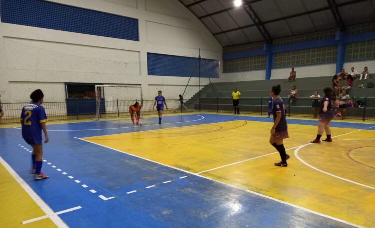 Agora é a vez delas: abertura do Municipal Feminino de Futsal anima Parnamirim