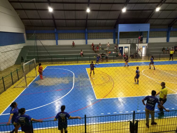 Agora é a vez delas: abertura do Municipal Feminino de Futsal anima Parnamirim