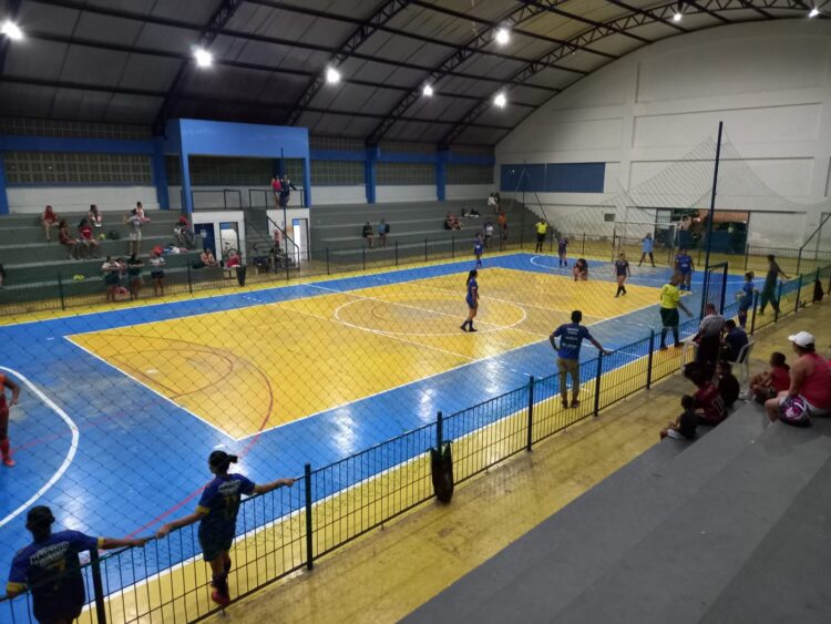 Agora é a vez delas: abertura do Municipal Feminino de Futsal anima Parnamirim