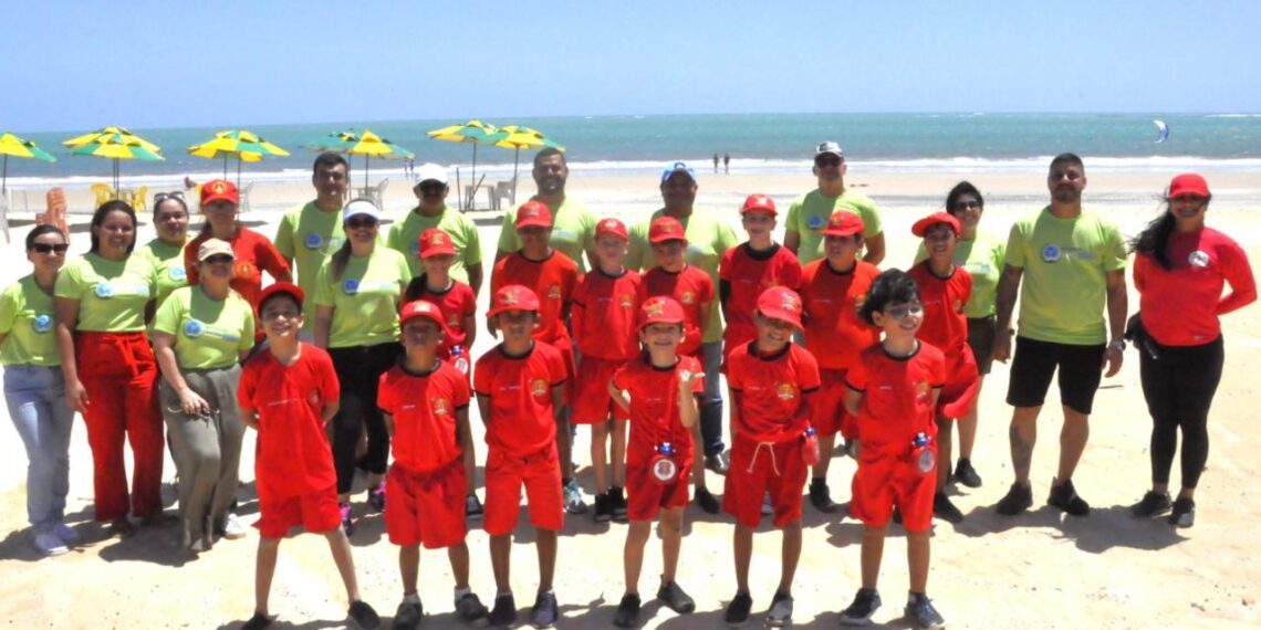 Campanha Semana Lixo Zero se encerra na praia de Pirangi