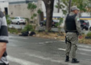 Militar do Exército morre após colidir com ônibus em Natal