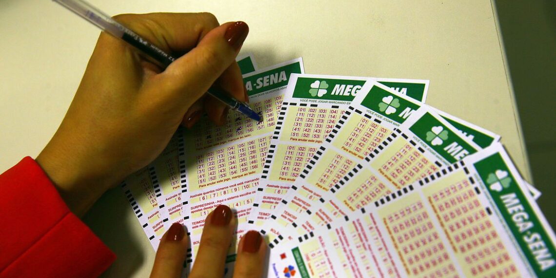 Mega-Sena acumula e prêmio vai a R$ 33 milhões
