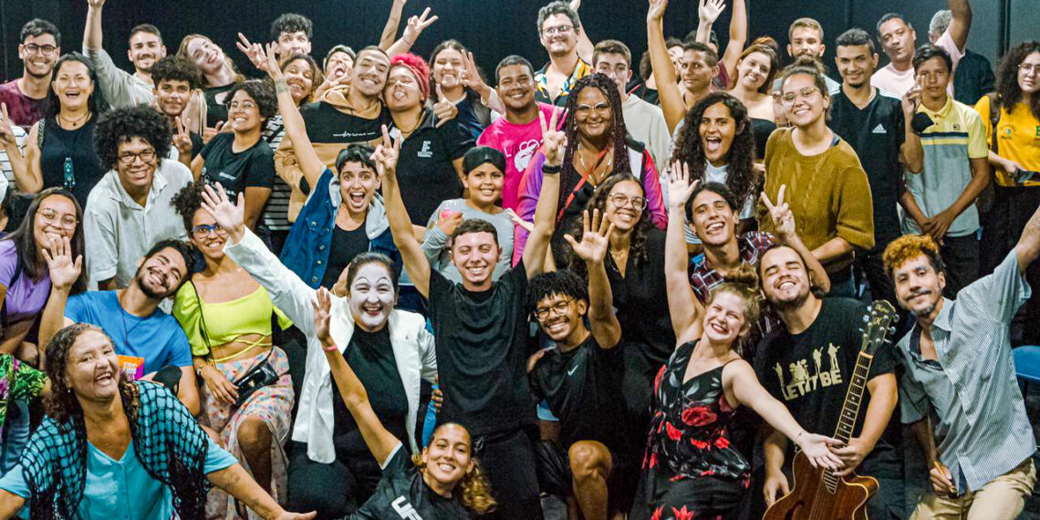 Projeto propõe teatro com recursos de acessibilidade para pessoas com deficiência visual