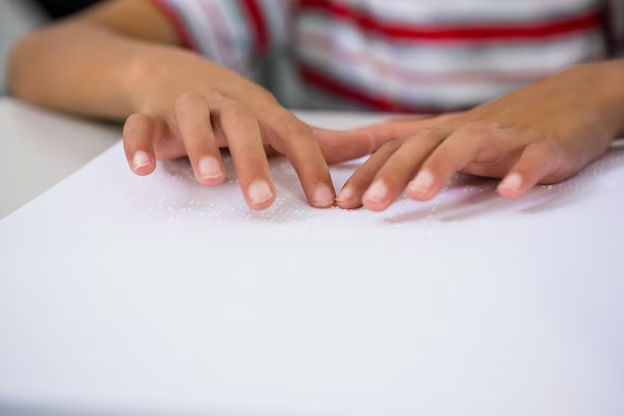 A pedagogia hospitalar na inclusão do aluno com câncer deficiente visual