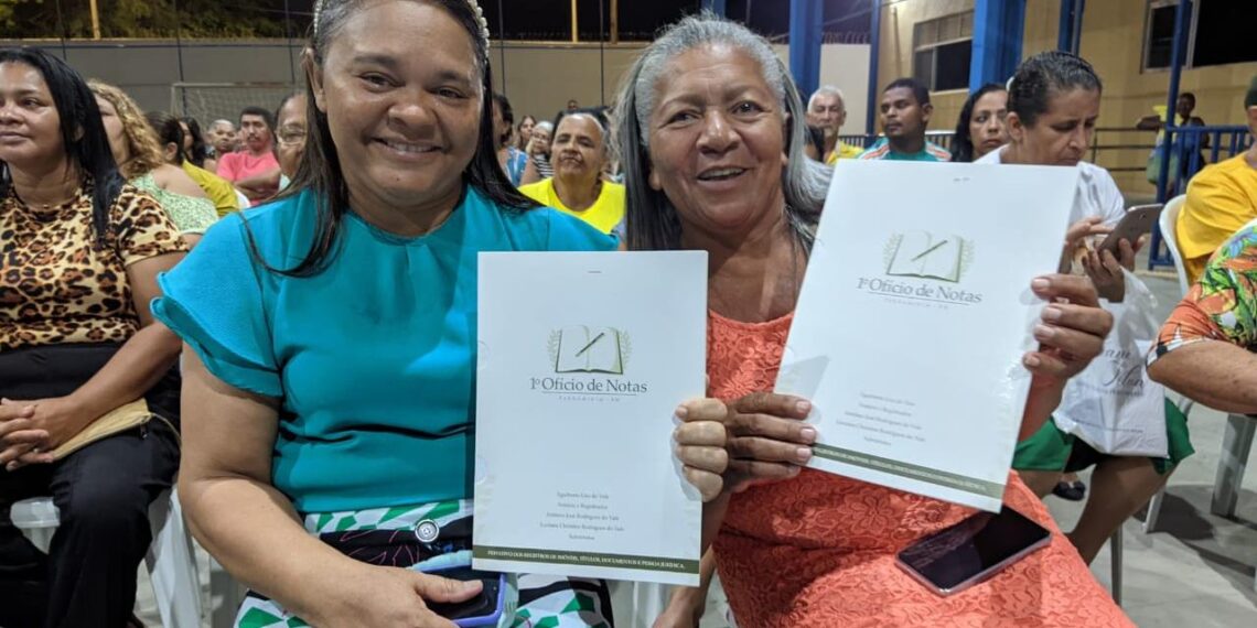 Prefeitura de Parnamirim entrega 132 títulos de regularização fundiária