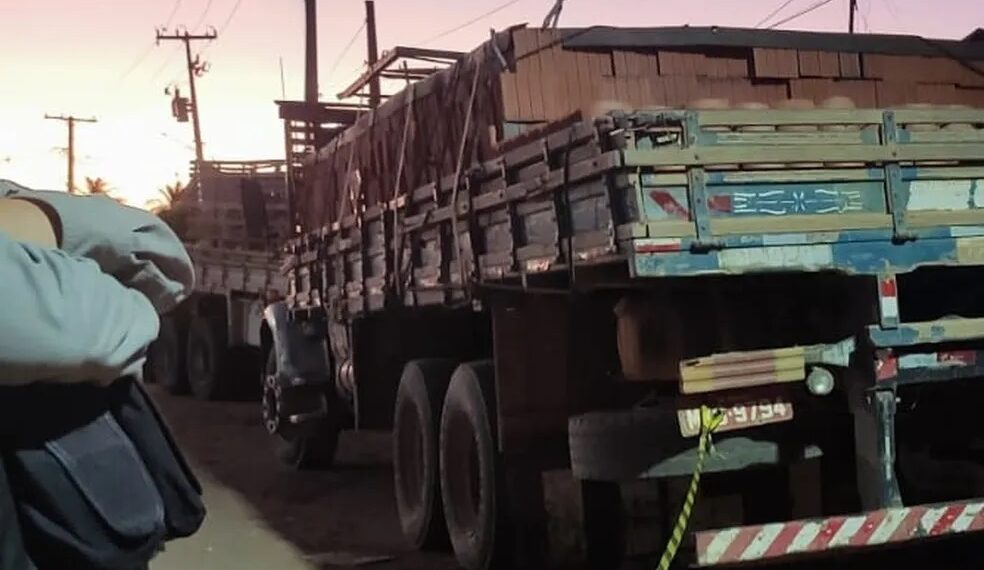 Motociclista morre após bater na traseira de caminhão carregado de tijolos em Baraúna