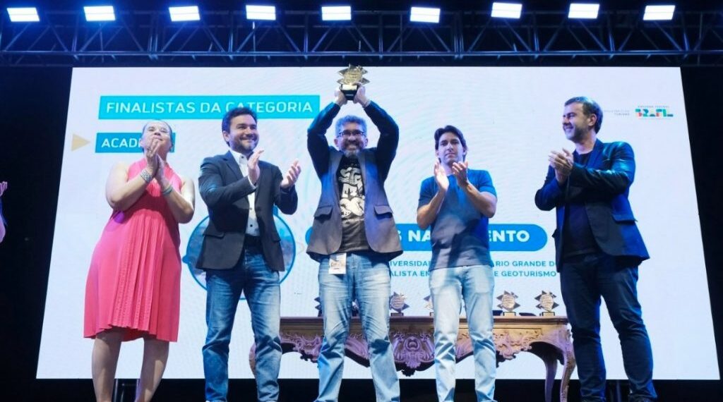 Professor do Departamento de Geologia da UFRN conquista premiação do Ministério do Turismo