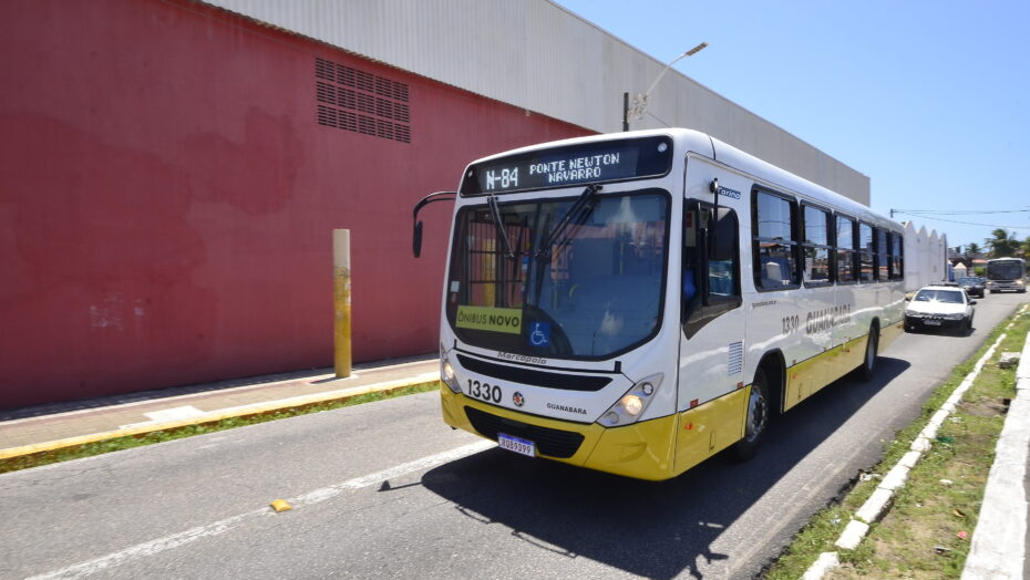 Trabalhadores são alvo de arrastão e agressão em ônibus de Natal