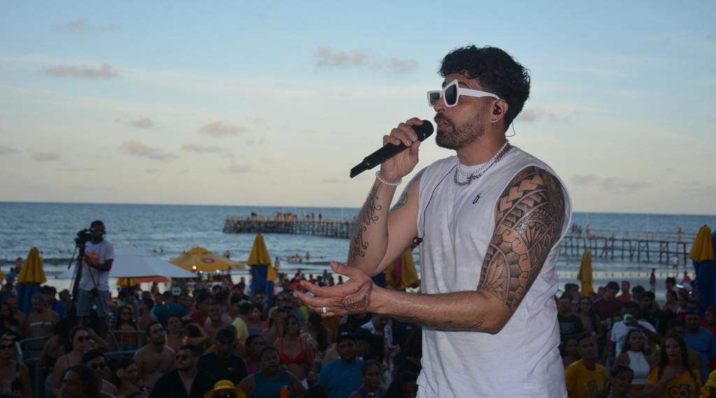 Shows agitam orla de Pirangi do Norte