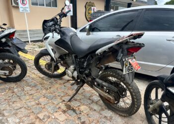 Dupla suspeita de assaltos morre após troca de tiros com a PM em Natal