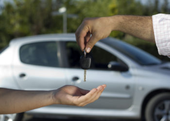 Está pensando em comprar um carro usado em 2024? Confira quatro dicas para não cair em uma cilada